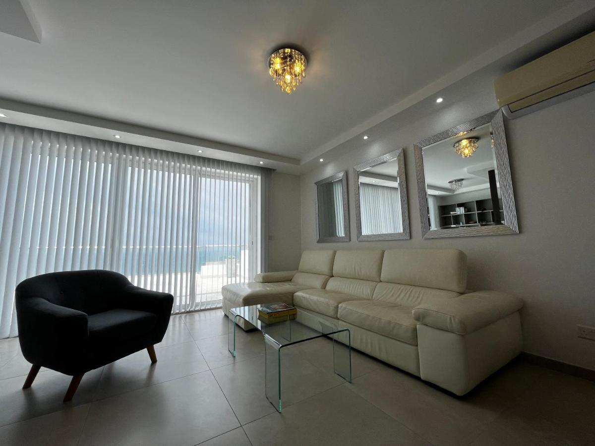 Stunning Penthouse, 2 Bedroom, Heart Of Sliema Exterior photo
